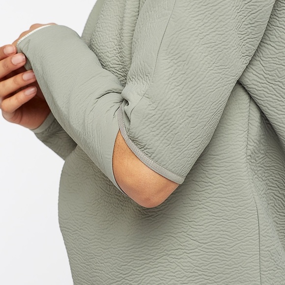 NWT Nike Women’s Sportswear Tech Pack Crew $120 - Picture 7 of 8